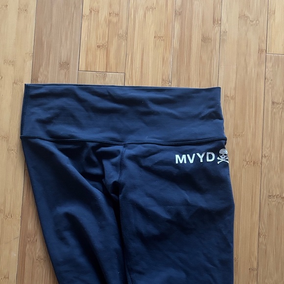 Lululemon Athletica Dark Blue Leggings with Unique Details - Picture 4 of 4